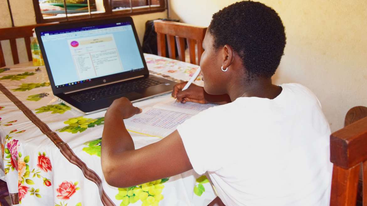 Côte d’Ivoire : Les cours en ligne peuvent-ils sauver l’année scolaire ?