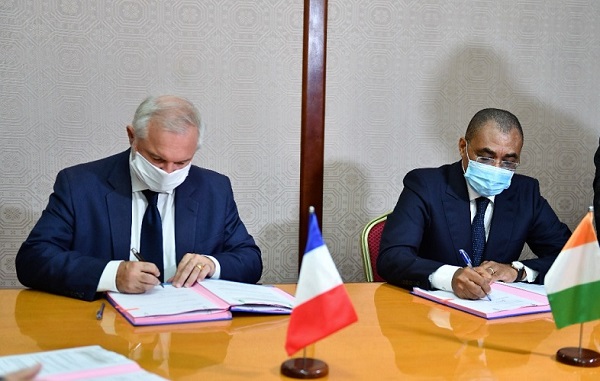Covid-19 : la France booste le plan de riposte en Côte d’Ivoire