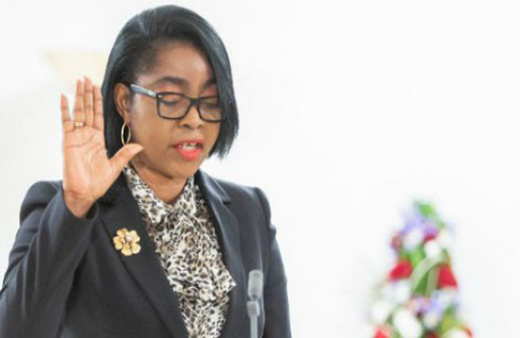 Gabon : Rose Christiane Raponda, première femme cheffe du gouvernement