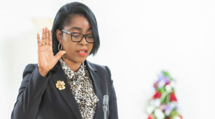Gabon : Rose Christiane Raponda, première femme cheffe du gouvernement