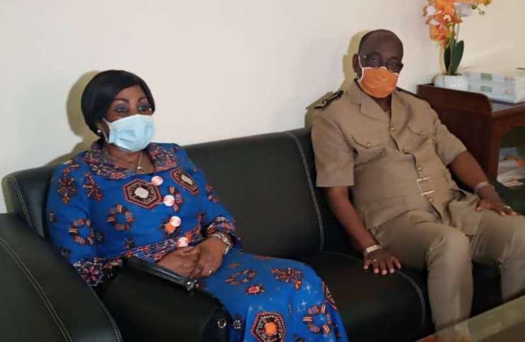 Violences à Gagnoa : une émissaire de Kandia Camara console les victimes
