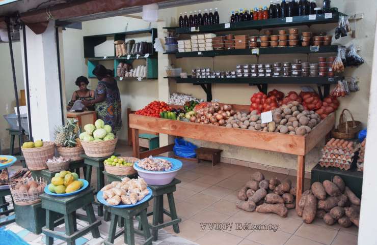 Grenier du Djomi : le petit marché du vivrier