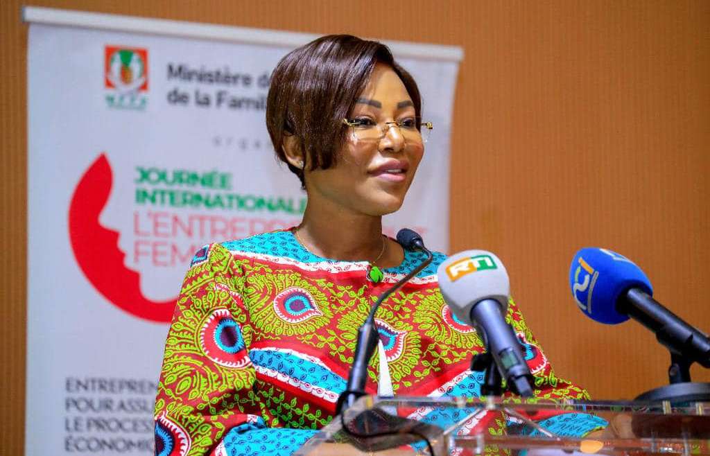 La ministre Nasseneba Touré lance la campagne nationale des 16 jours d’activismes contre les violences à l’égard des femmes.