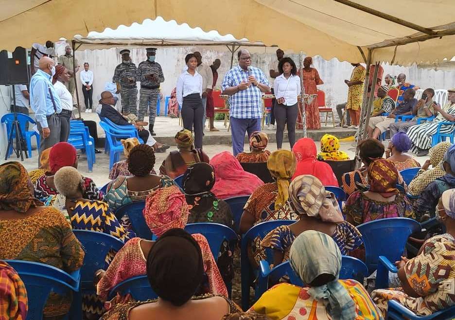 Autonomisation de la femme : Laurent Tchagba communie avec les « mamans » d’Attécoubé