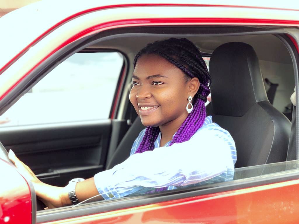 Yézioho Philomène Carole (chauffeur de taxi Yango) :  ‘’Il n’y pas de métiers pour les hommes, d’un côté, et de métiers pour les femmes de l’autre’’