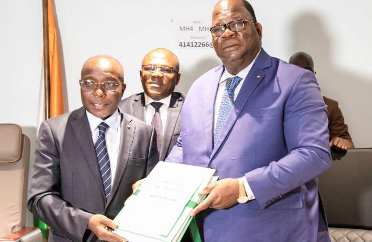 Passation de charges entre le Ministre Bouaké FOFANA et le ministre Laurent Tchagba