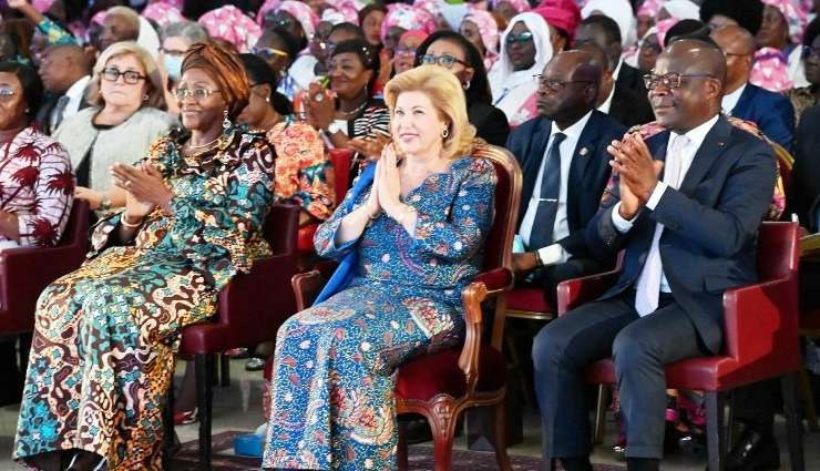 Dominique Ouattara invite les sage-femmes à contribuer à réduire significativement la mortalité maternelle et néonatale