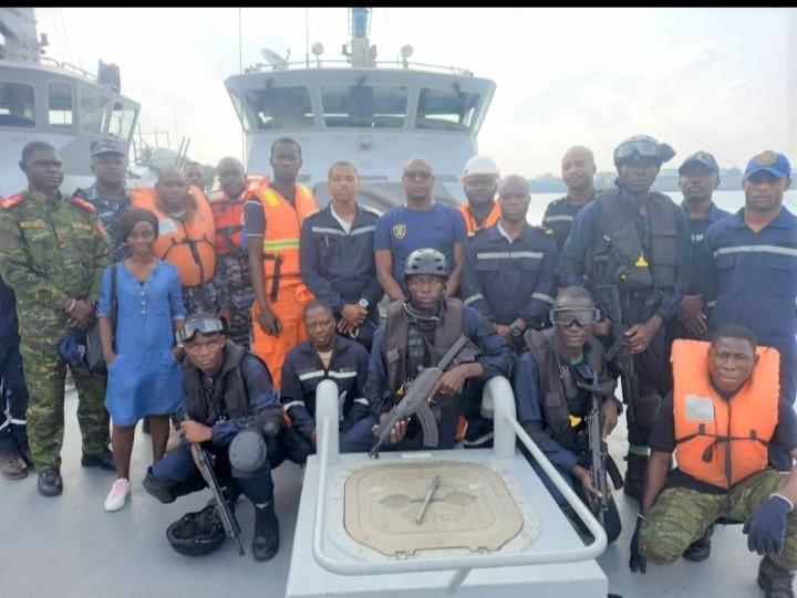 Côte d’Ivoire : La marine et le Ciapol formés en intervention de pollution des eaux